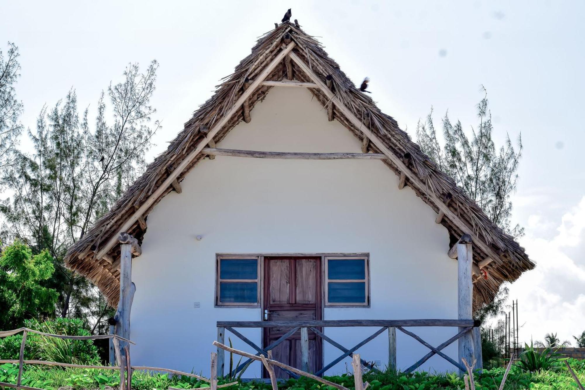 Blue Earth Lodge *